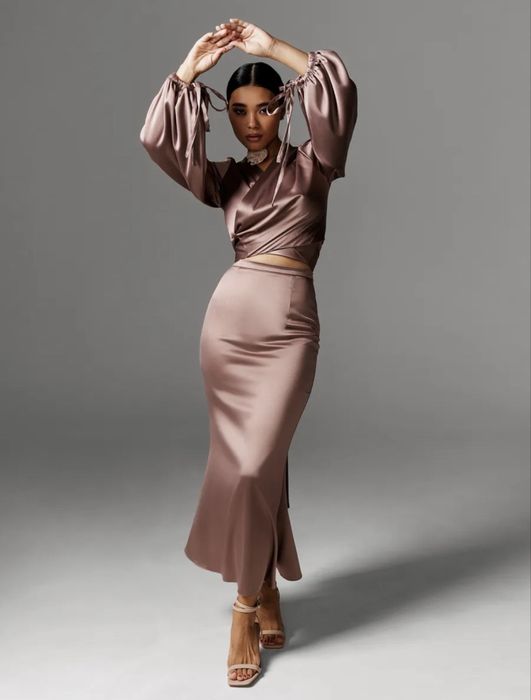 Шелковый вечерний костюм