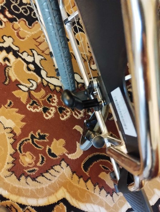 Scaun cu rotile pentru persoane cu dizabilități