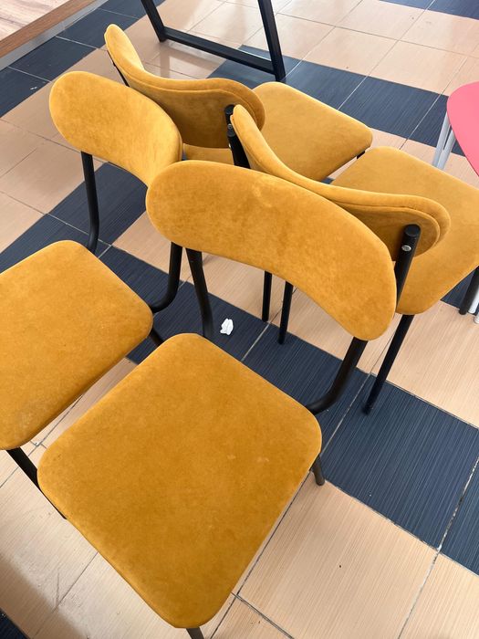 Набор 4 стула желтые в кухню