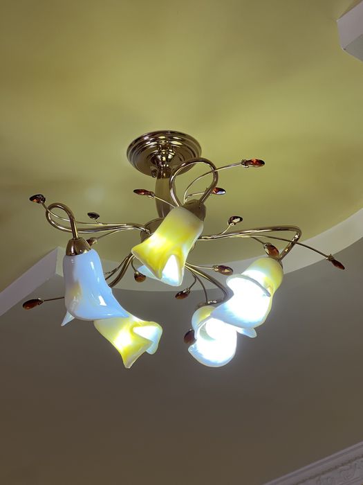 Люстра в наличий 2 шт