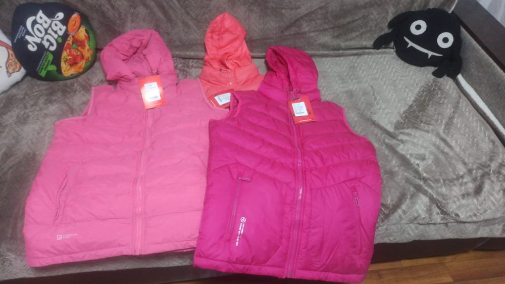 Продам жилетки 44-54рр