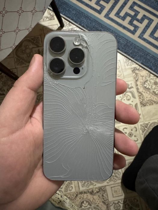 Продам iPhone 15 Pro на 128Гб