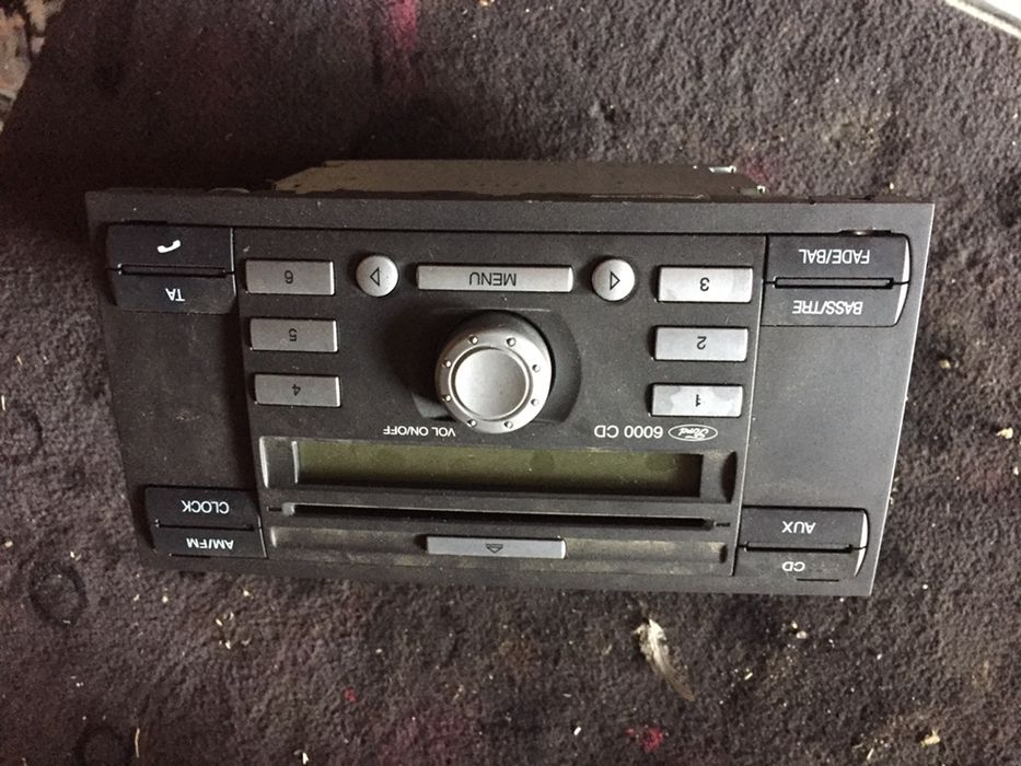 Radio CD Ford Fusion pret 300 lei