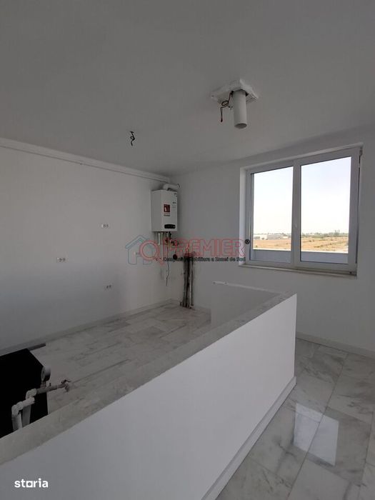 Apartament cu 3 Camere - Terasa Proprie 97 MP - Sector 4