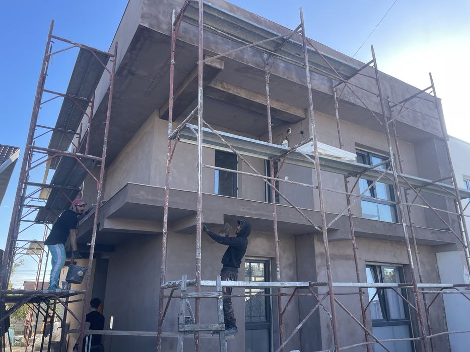 Echipa constructii interioare exterioare