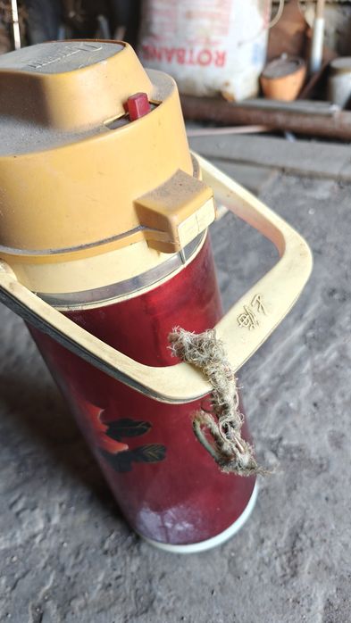 Термос обычный .