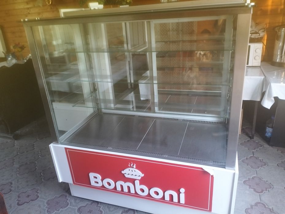 Витринная холодильник