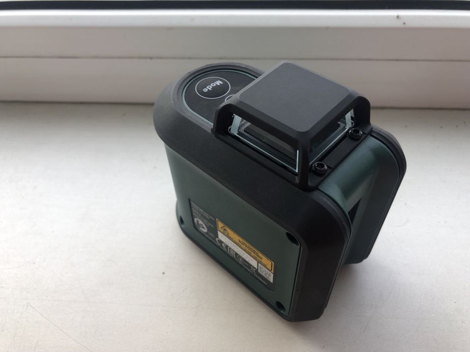 Nivela Laser universal level 360 pret 450 lei laser si husa