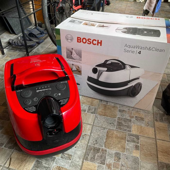 Aspirator cu spalare Bosch BWD421PET, 2100 W, filtru Hepa, perie turbo, perie saltea, reglare electronica a puterii, Rosu