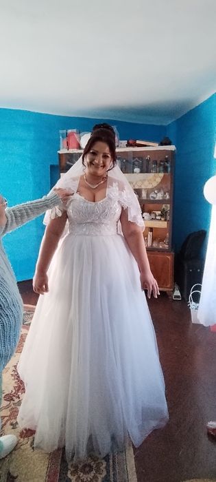 Vind rochie de mireasa purtata o singura data