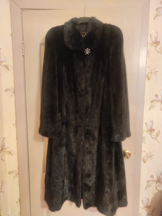 Норковая шуба, черный бриллиант