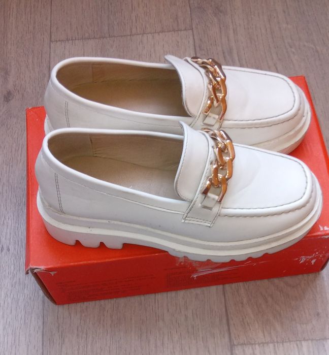 Продам туфли лоферы.