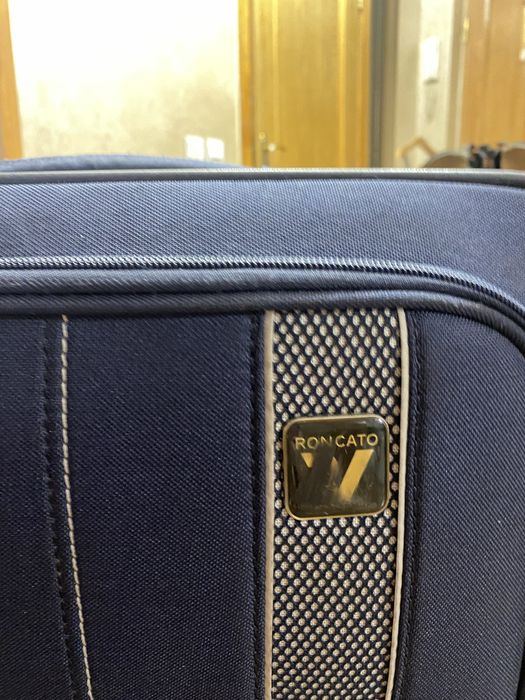 Чемодан roncato средний