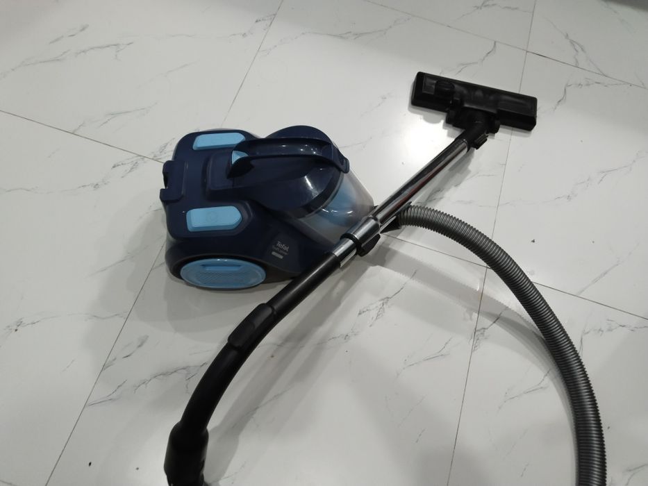 Пылисос  фирма  Tefal