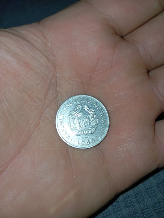 Vând monedă de 1 leu 1966