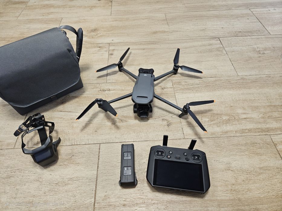 Vand urgent drona mavic 3 pro plus rc pro