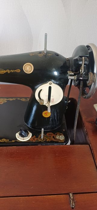 Машина швейная механика.