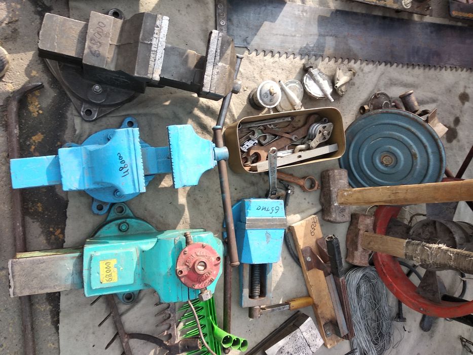 Косы-виллы инструменты лопаты самовары