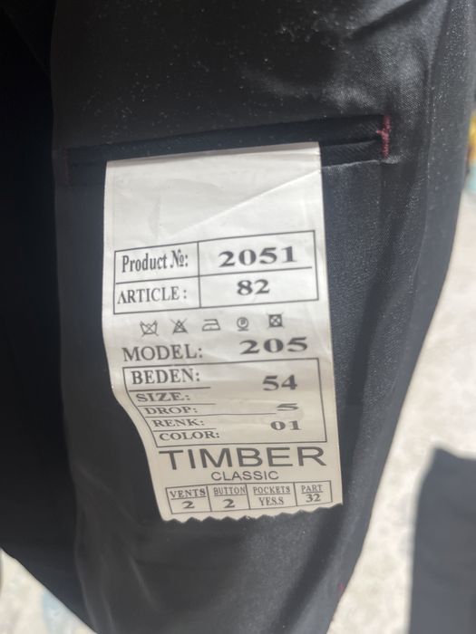 Продам костюм с галстуком