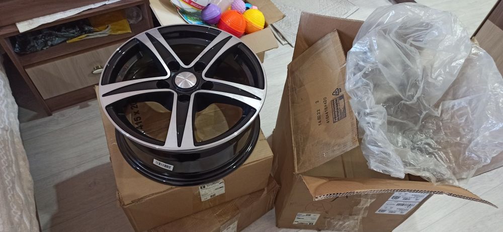 Диски на авто на R 15