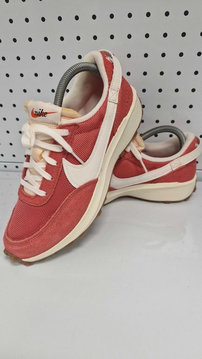 Оригинални дамски маратонки- Nike Waffle Debut