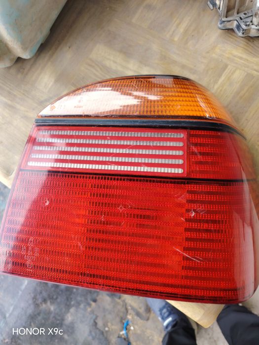 Гольф 3 артқы фарасы сатылады! Парасы 8000