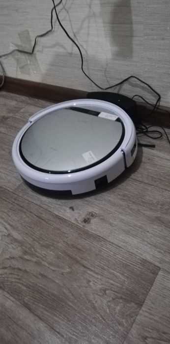 Продам робот пылесос