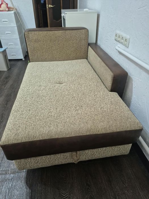 Срочно продам диван!