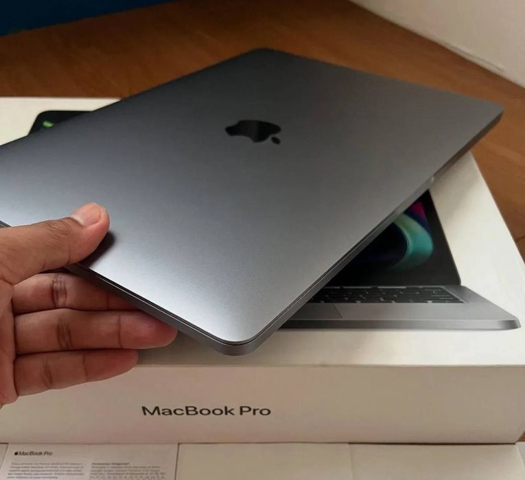 Apple MacBook Pro M1 (2020)