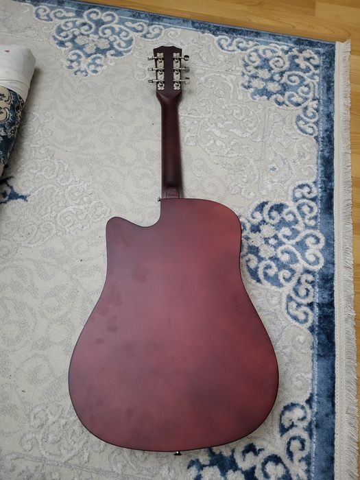 Гитара аккустическая