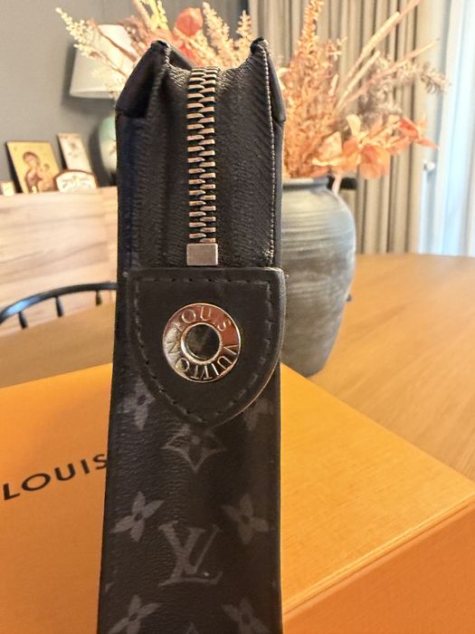 Vand geanta barbati LV