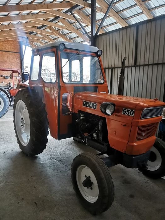Tractor fiat 550