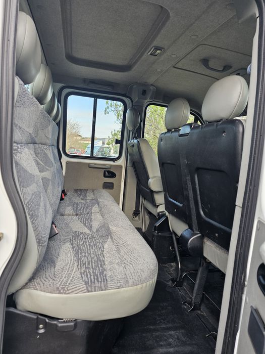 Renault mascott cu Macara