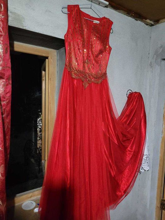вечерное платье красное