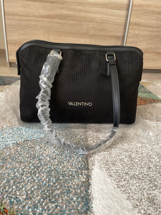 Geanta noua Valentino