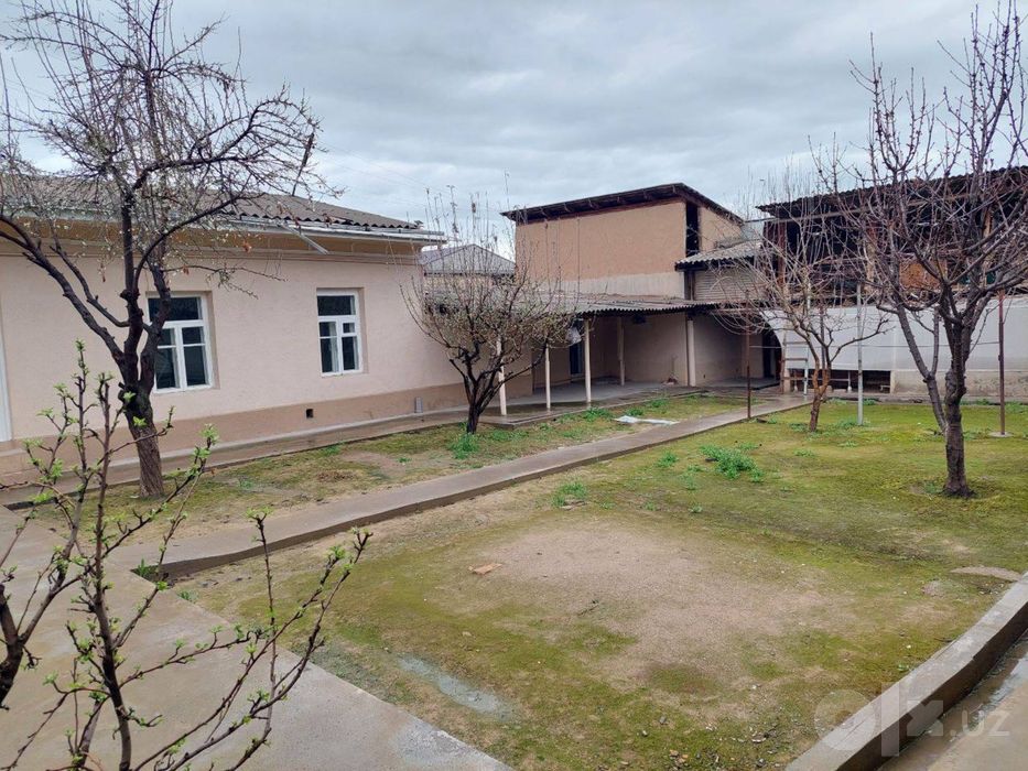 Koʻksaroyda yoʻlni yuzida toshmi postidan 2 km kirganda