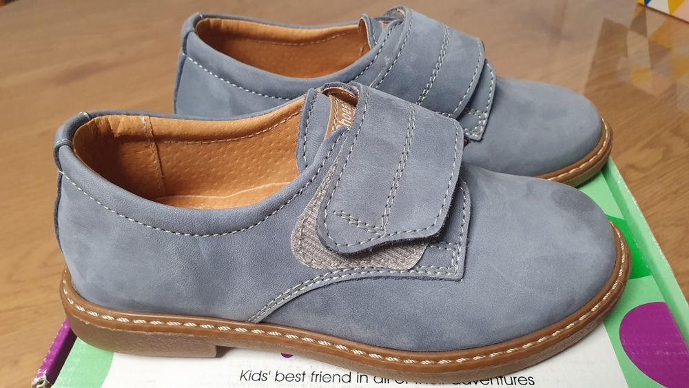 Vând pantofi noi mărimea 28