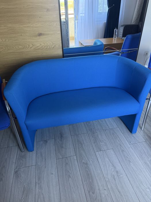 Canapea, scaune, comoda si noptieră