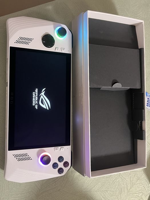 Asus rog ally Z1 extreme