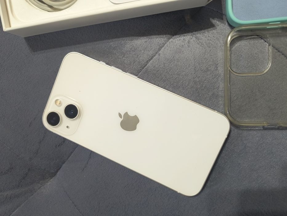 iPhone 13 смартфон