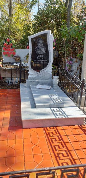 Памятники из первых рук