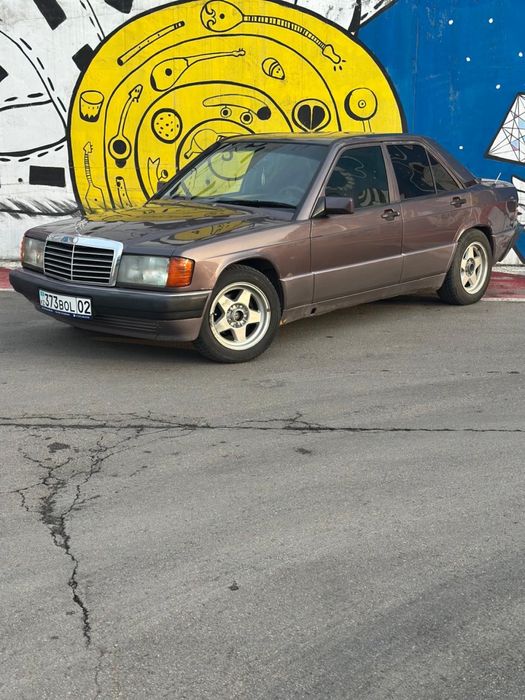 Продам машину  Mersedes-Benz 190