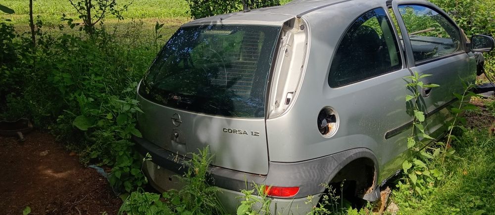 De vânzare Opel CORSA 2 uși avariata