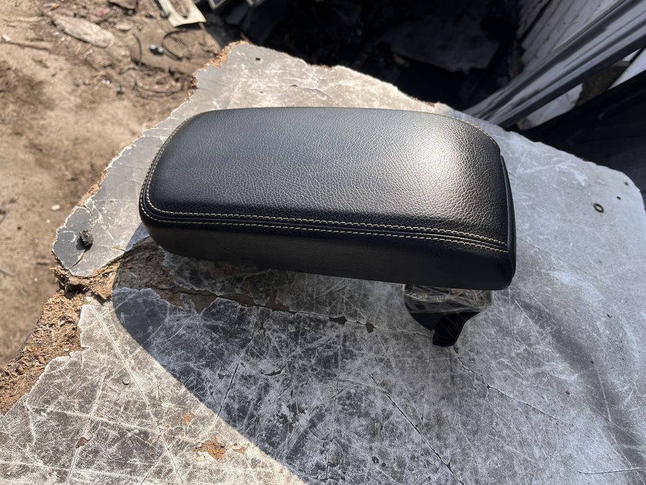 Капак подлакътник Мерцедес GLA / Mercedes ГЛА