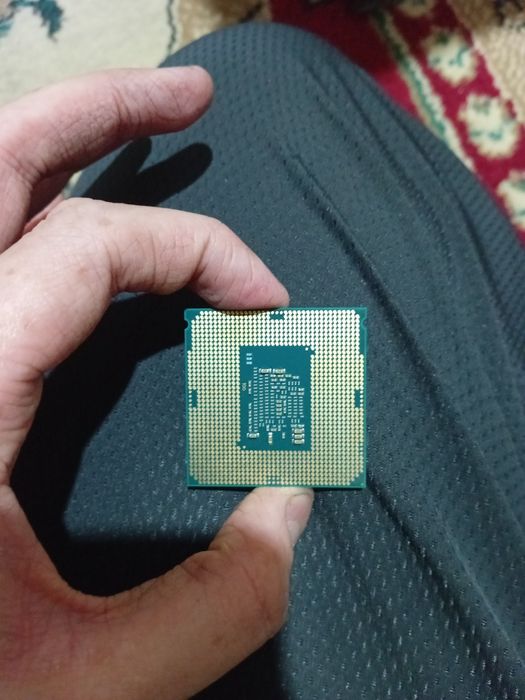 Продам комплект: Процессор Intel Core i3-7100 + Кулер в подарок