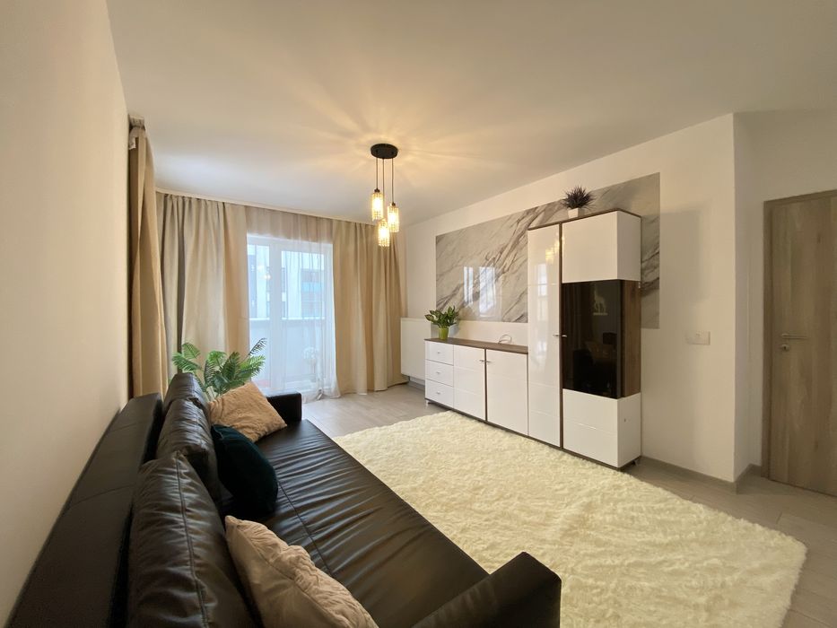 Apartament cu 3 camere de inchiriat