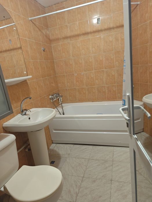 Închiriez apartament