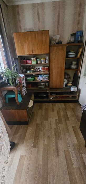 Продам старую мебель, двери и паркет