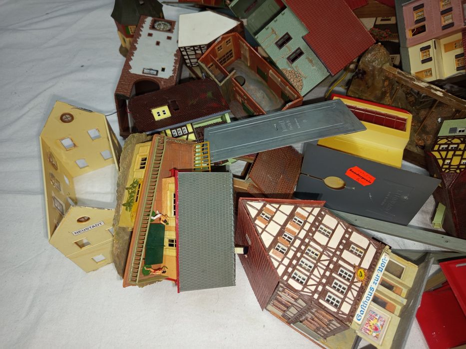 Set căsuțe machete incomplete trenulețe HO diorama