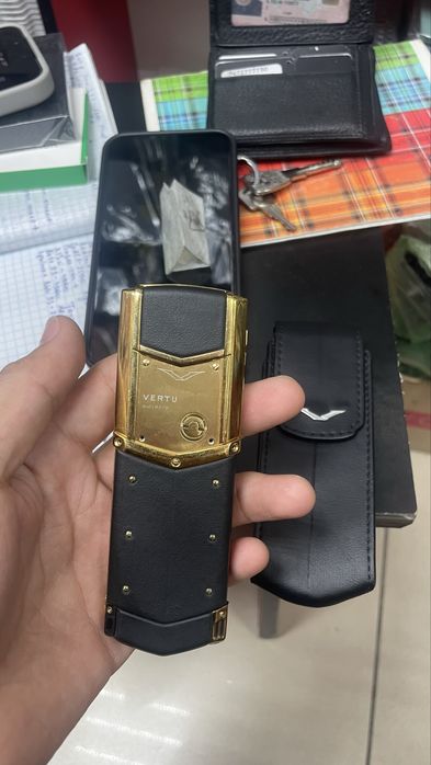 Продам Vertu Signature V
